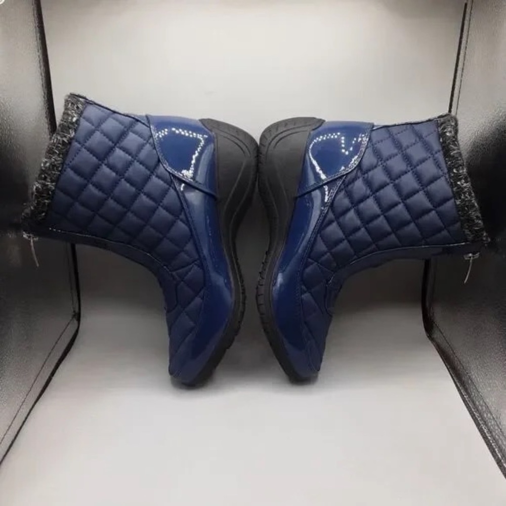 New Khombu Women's Shoe Ankle Boots Bootie Megan Waterproof Front Zip Navy Blue - Picture 2 of 6